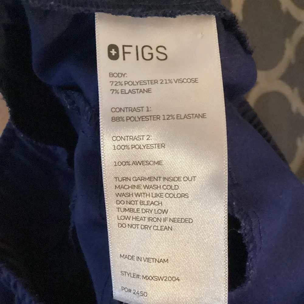 Figs Men's Navy Joggers with White Drawstring  Size Medium